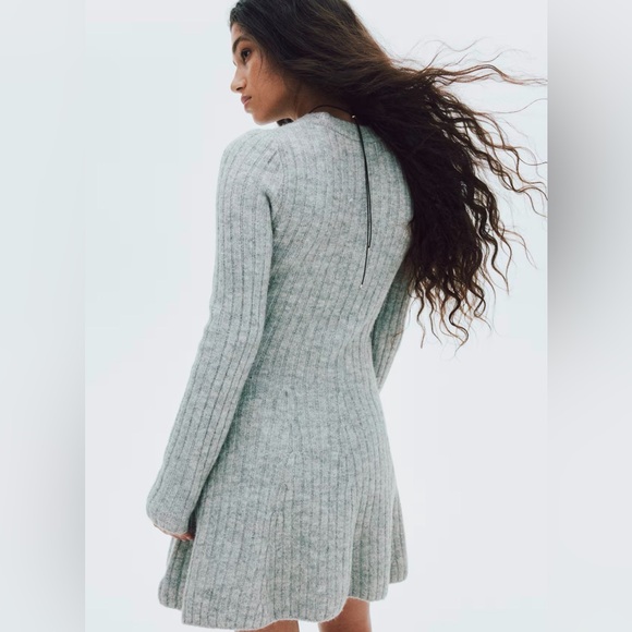 H&M Dresses & Skirts - H&M Viral Gray Ribbed Knit Dress